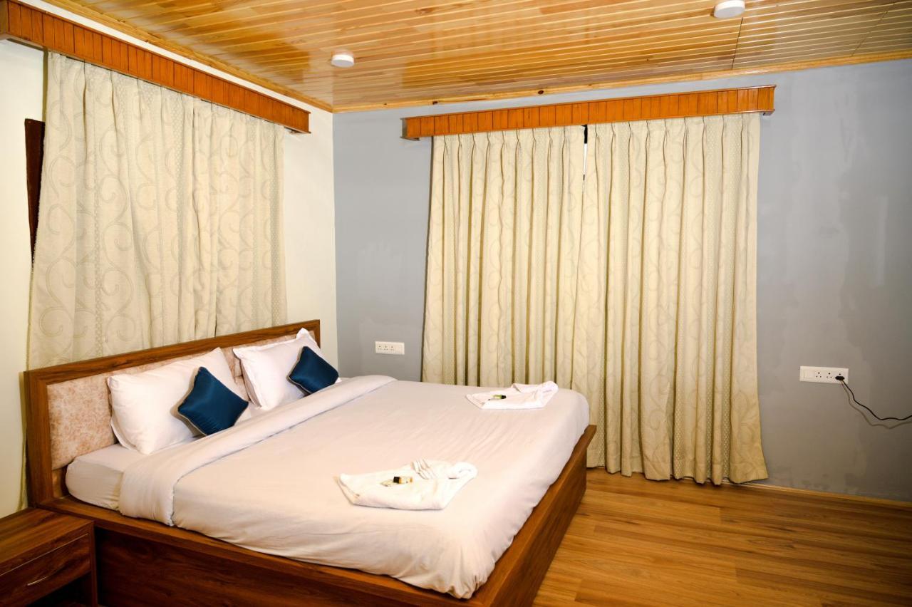 Hotel Peaceful Mornings Srinagar Esterno foto